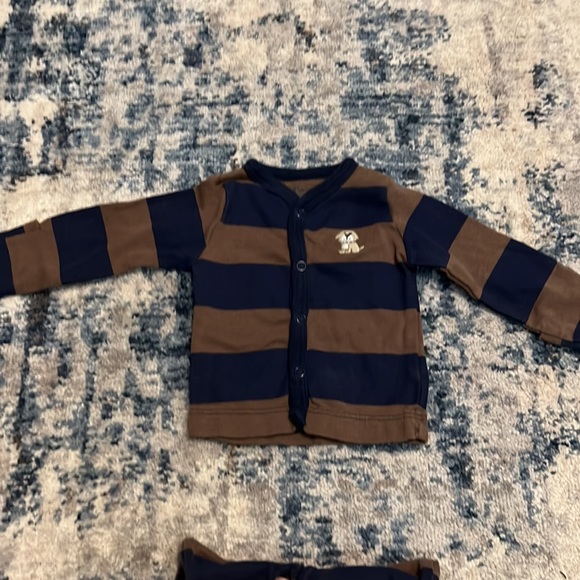 Carters newborn outfits (B-4) - Picture 3 of 8